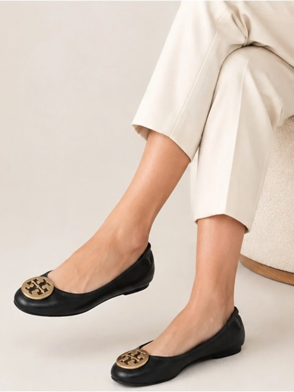 Tory Burch Black Minnie Reva leather Flats. Size 9